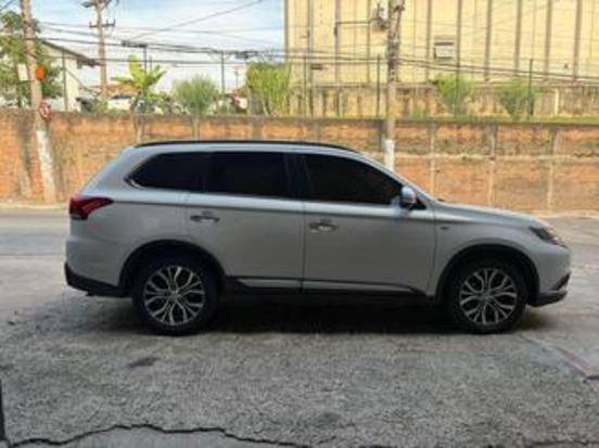 MITSUBISHI OUTLANDER 3.0 GT 4X4 V6 24V GASOLINA 4P AUTOMÁTICO